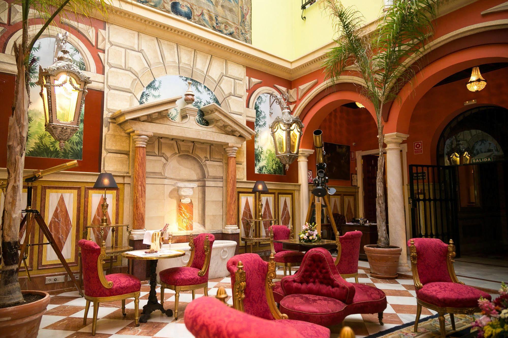 Hotel Ateneo 4*